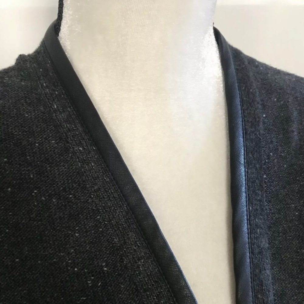 •Banana Republic• Striped Wool Vest / Shawl - Picture 6 of 8